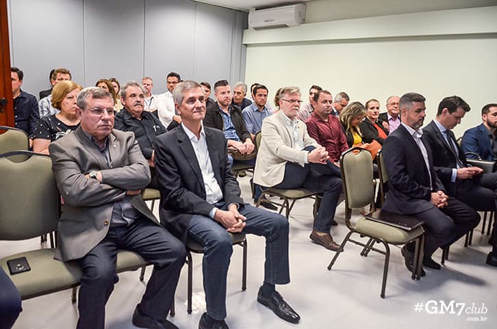 Fórum reuniu dezenas de convidados no Centro Empresarial Conceição (Foto: Guilherme Gongra)