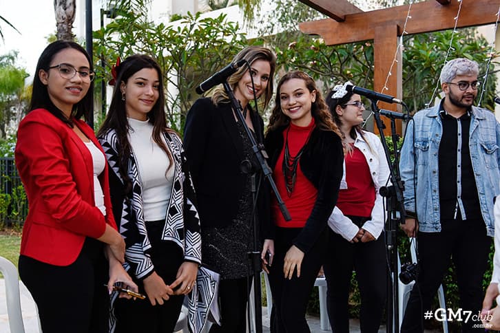 Festa contou com a participação de um coral natalino (Foto: Guilherme Gongra)