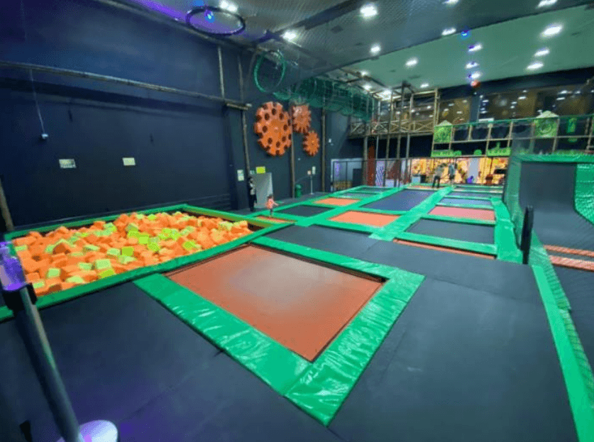 Parque de trampolins Jump Mania é opção de lazer em Campinas