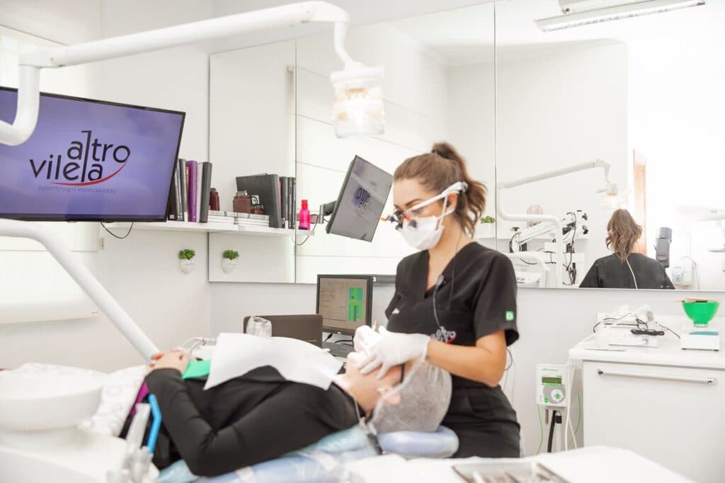 Clareamento dental sem dor já é realidade em clínicas odontológicas