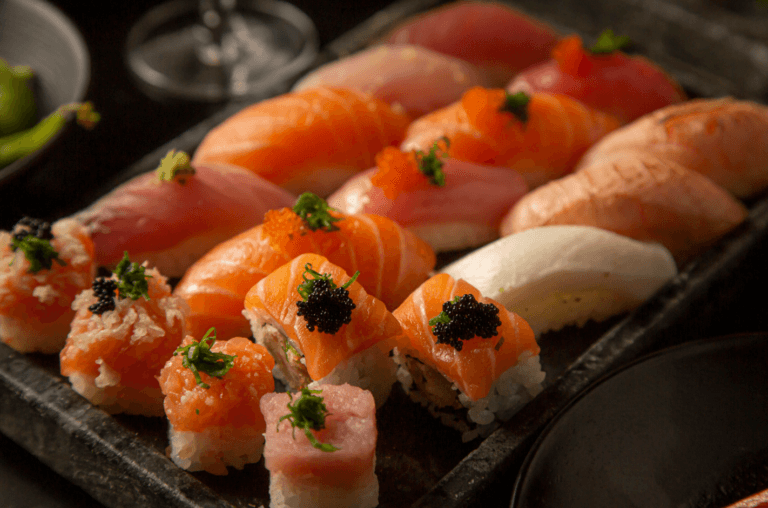 Oguru Sushi & Bar oferece opções especiais para confraternização