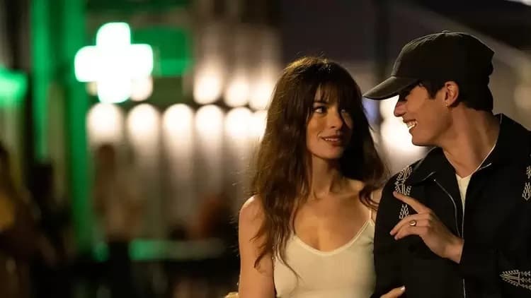 \"Uma ideia de você\" marca nova fase de Anne Hathaway