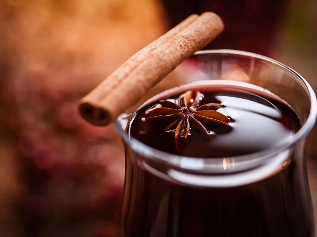 Receitas de bebidas para se aquecer em dias frios
