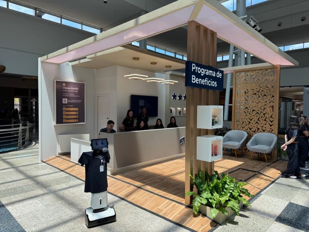 Shopping usa robô da GM7 para divulgar programa